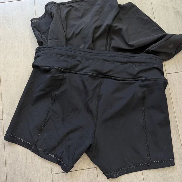 Lululemon Black Hotty Hot Built In Biker Shorts 2.5" Inseam Size 8 - Picture 8 of 10